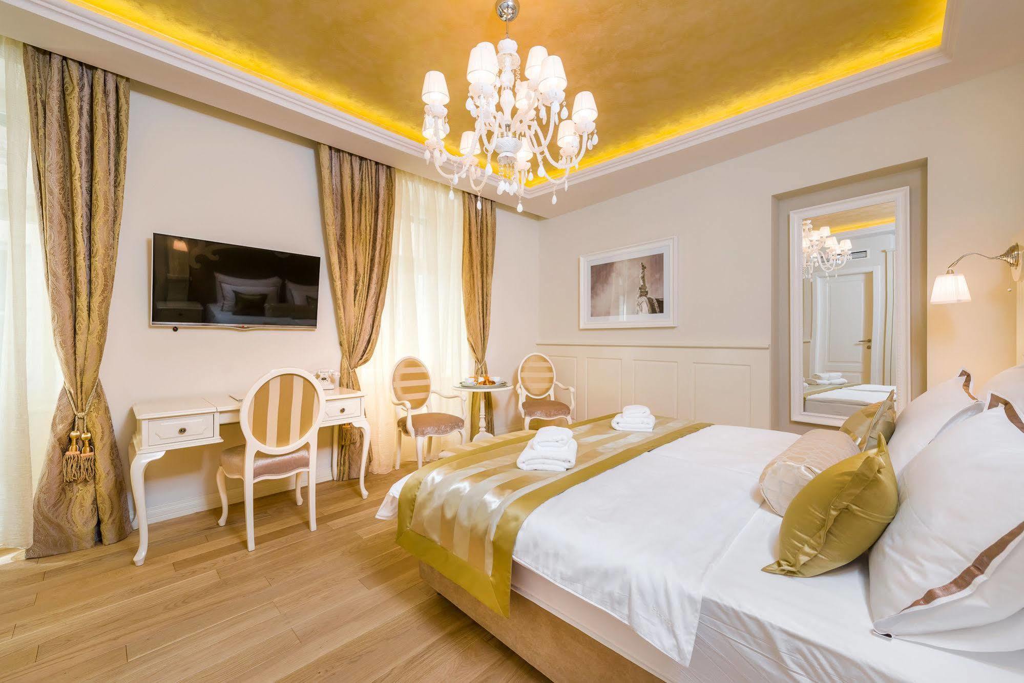 Piazza Heritage Hotel Spalato Esterno foto