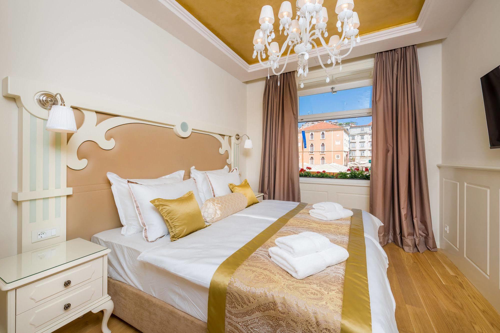 Piazza Heritage Hotel Spalato Esterno foto