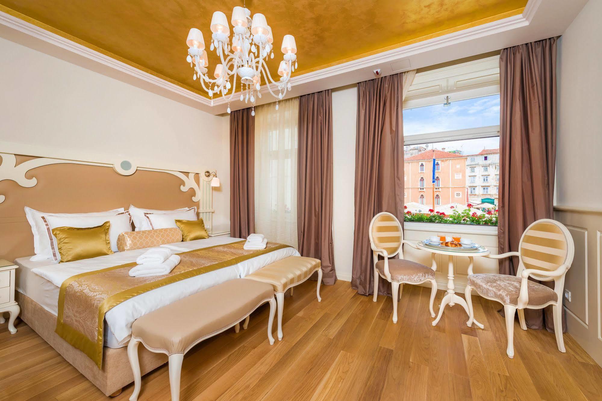 Piazza Heritage Hotel Spalato Esterno foto
